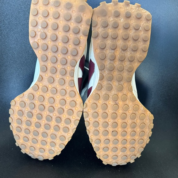 New Balance 327 Sneakers | Women's 9 | Cream & Burgundy | Pre-Owned Excellent - Picture 8 of 10